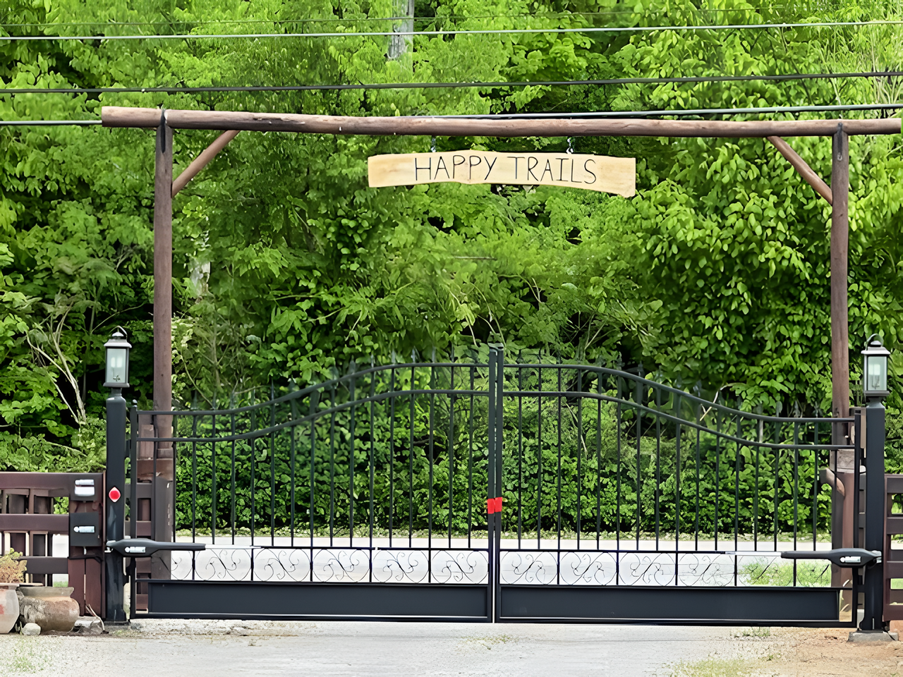 Happy Trails Sign at Buttermilk Farm